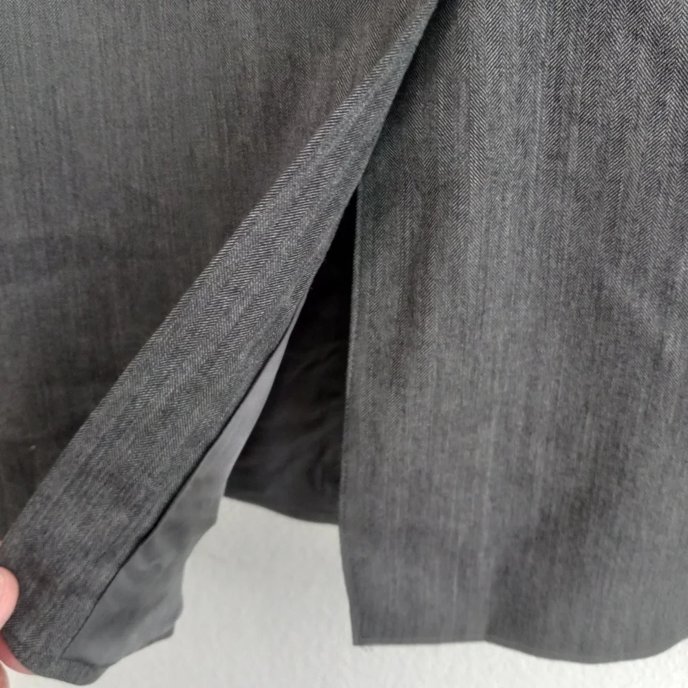 Jos. A Bank Men's Gray Fine Herringbone Subtle Stripes Pattern Suit